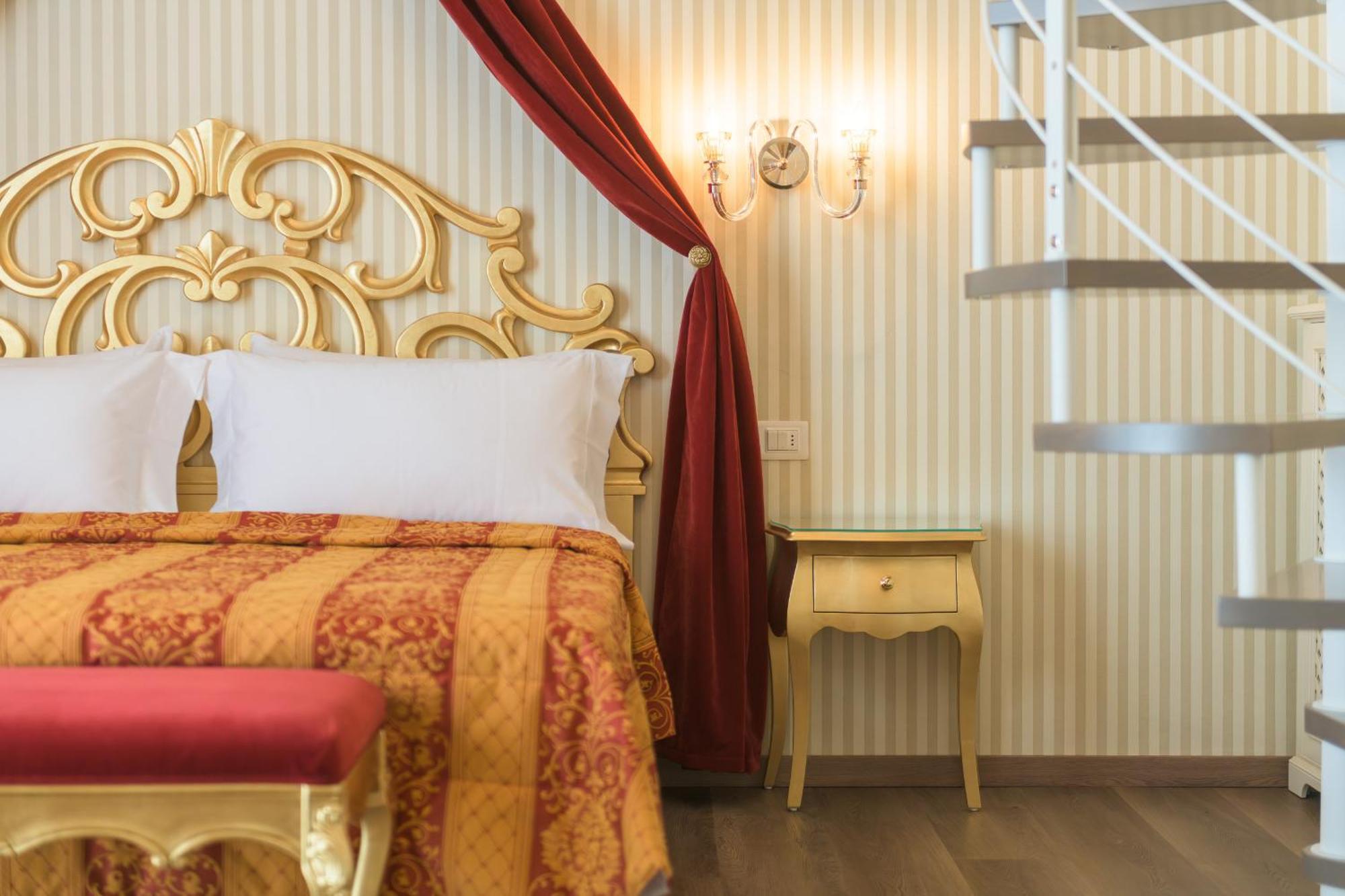 Regina Del Garda Hotel